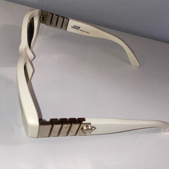 ✨GIANNI VERSACE GLASSES✨ - Picture 9 of 10